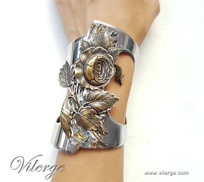 Звездните жени носят ръчно изработени бижута за ЕСЕНТА