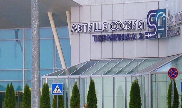 Пътници на „България Ер” отново блокирани на Летище „София”