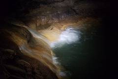 Разходка с лодка в подземните езера на пещера Водопада – Крушуна