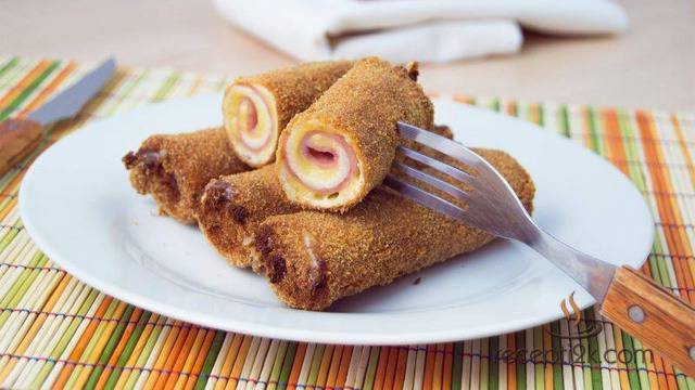 Перфектните рулца с шунка и кашкавал