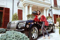 Philipp Plein отвари вратите на имението си в Кан за снимките на клипа на Галена (СНИМКИ)