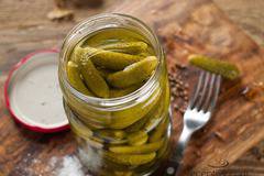 Стерилизирани кисели краставички