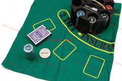 Покер комплект на въртяща се поставка