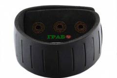 Гривна изработена от кожа с метални капси за закопчаване