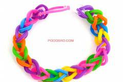 Комплект за плетене на гривни от ластици