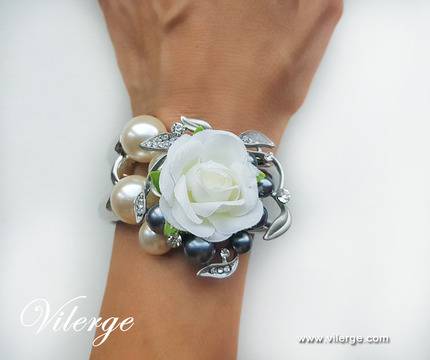 Подаръци за жени с ръчно изработени винтидж гривни и бижута за рожден ден