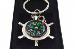 Ключодържател във формата на рул с компас (метален)