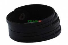 Красива гривна изработена от кожа с метални капси за закопчаване