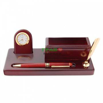 Луксозен комплект за бюро, изработен от дърво