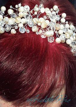 Небрежно-елегантни сватбени прически с аксесоари за сезон 2017