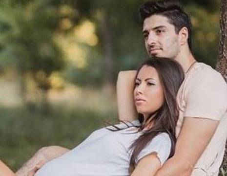 Красивата учителка Силвия роди момиченце на Теодор Скримов