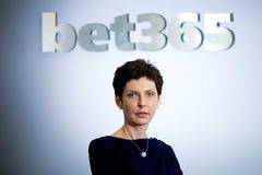 Съвета на Стоук и Bet365 стартират програма на стойност £1 млн за привличане на учители по математика