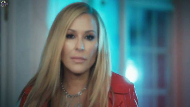 Anastacia – Caught In The Middle 2017