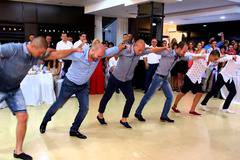 Тези момчета излязоха на дансинга и това, което последва ще Ви остави без думи!