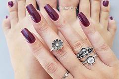 Едноцветен Маникюр и Педикюр