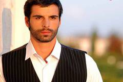 Помните ли Боран ага от „Завръщане“? Вижте го как изглежда днес и коя е жената до него (снимки)