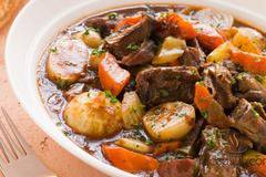 Рецепта за: Заешко в гювеч