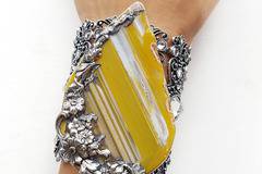 Елегантни гривни и бижута за жени за ЕСЕНТА