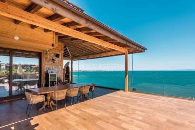 Артистичен панорамен мезонет в затворен комплекс