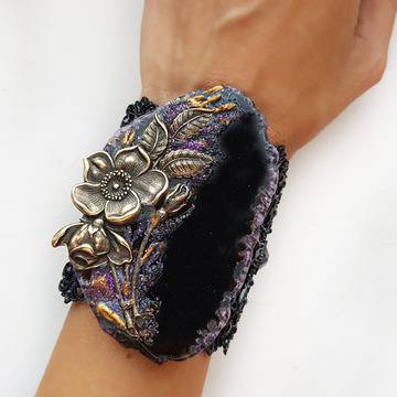 Мода за ЕСЕН с красиви винтидж гривни с Бижута за жени