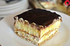 Забравете за еклерите и купешките сладкиши, защото тази торта ще ви стане любима (рецепта)