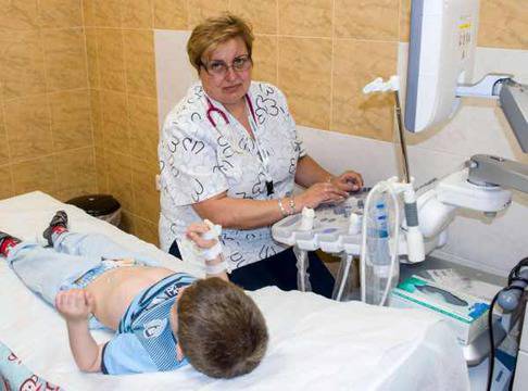 Децата масово се връщат от море със стомашни вируси, ето какво помага