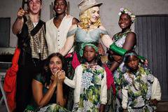 Мадона с всичките си деца