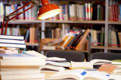 Срам ли ни е да признаем, че сме бедни?