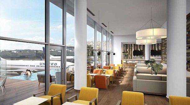 Да си чакаш самолета в басейна