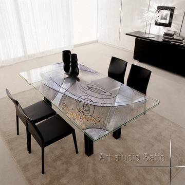 Арт мебели с рисувано стъкло