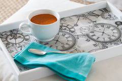 Направи си сам: Декупаж на поднос за сервиране