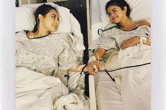 Селена Гомес с трансплантация, приятелка й дарила бъбрек