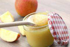 Пюре от ябълки, круши и боровинки