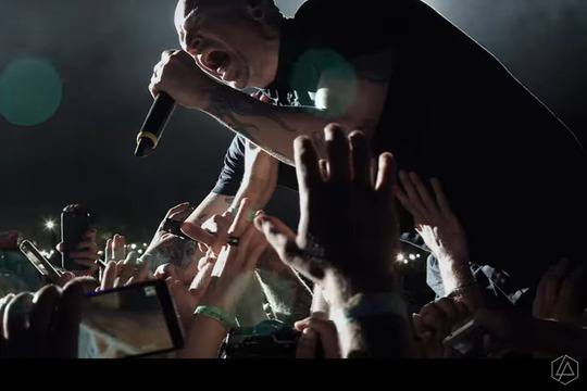 „Линкин парк“ с клип и концерт в памет на Честър Бенингтън