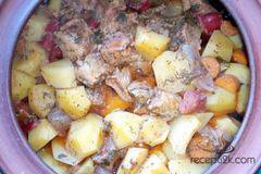 Свинско с картофи в гювеч