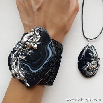 Зимна приказка с бутикови бижута за елегантни жени