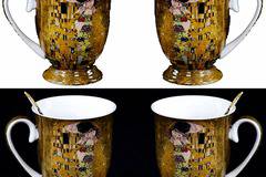 Порцеланов комплект две чаши за кафе или чай – Целувката – 340 мл