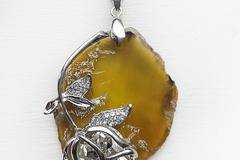 10 модни колиета и красиви бижута за Зимата