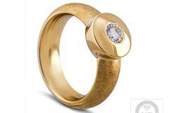 Уникална златна халка с диаманти от колекция BRUTAL на Бижутерска къща Папазян Даймънд