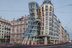 Танцуващата сграда в Прага