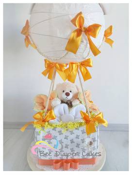 Балон с кош с жълти панделки