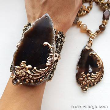 Зима 2017 и 2018 с модни бижута за модерни жени