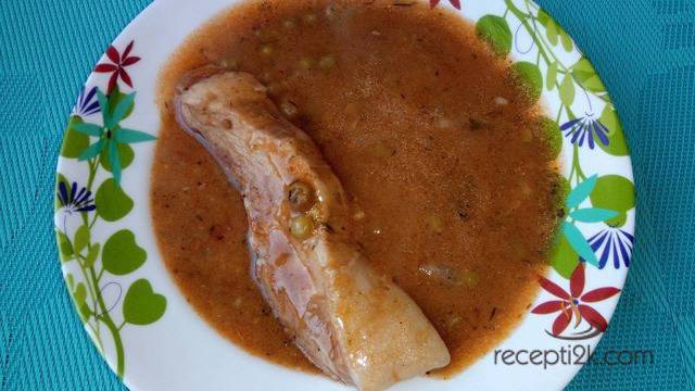 Грах яхния със свински ребра