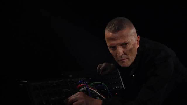 Видеопремиера на новата песен на „DAF“ „Die Sprache der Liebe“