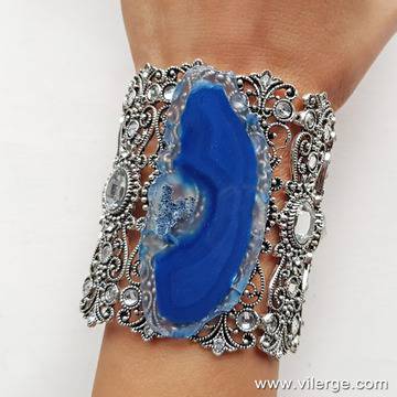 Актуалните бижута за Коледа и подарък за жени