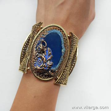 Посрещни Коледа с магични бижута за жени