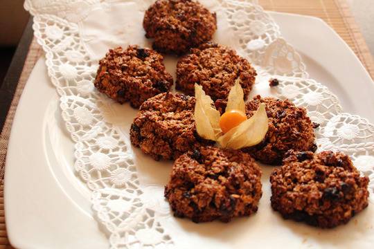 БИСКВИТИ С ОВЕСЕНИ ЯДКИ, БАНАН И ШОКОЛАД