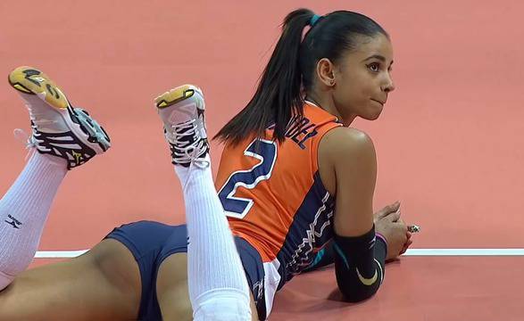 Горещата доминиканска волейболистка Уинифър Фернандес