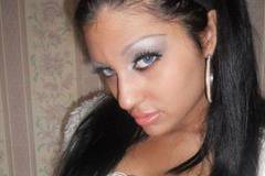 Трудно бихте я познали: Вижте как изглеждаше Джулиана Гани преди да се напомпа със силикон (снимки)