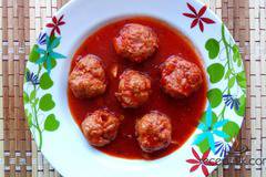 Кюфтета с доматен сос